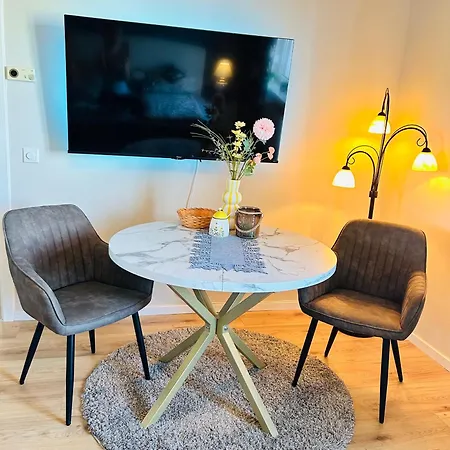 Place To - Dresden Apartment *